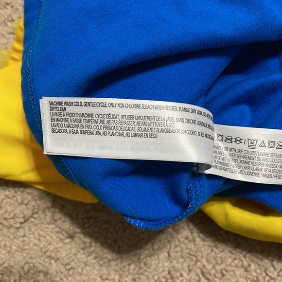 Disney baby Snow White costume onesie, size 12-18 mo. with matching headband. - Picture 8 of 8